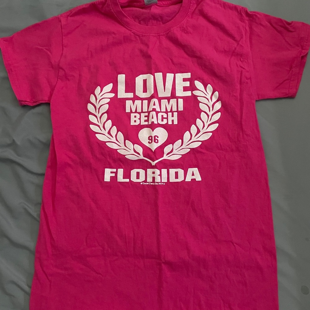 NWOT Miami Beach T-Shirt